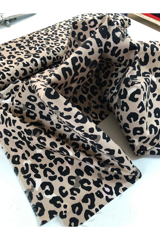 Koyu LEOPAR Desenli Likralı Gabardin Kumaş-Pantolon, Etek, Ceket-En 150cm